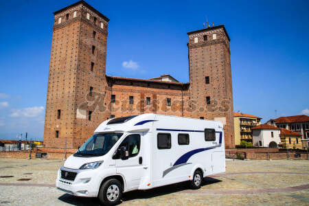 Blucamp Ocean 525