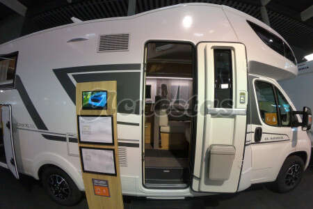 Adria Coral XL Axess 670 SL