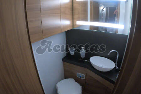 Adria Coral XL Axess 670 SL