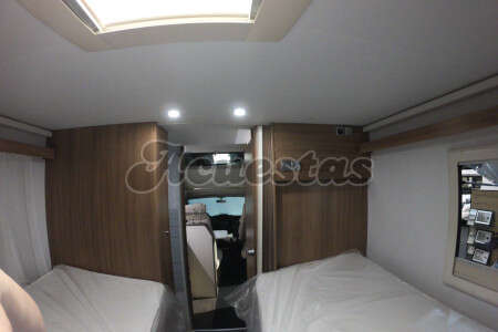 Adria Coral XL Axess 670 SL