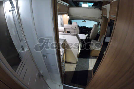 Adria Coral XL Axess 670 SL
