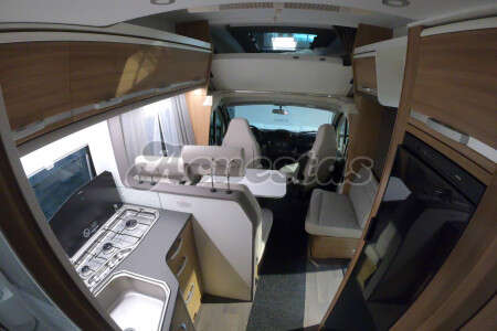 Adria Coral XL Axess 670 SL